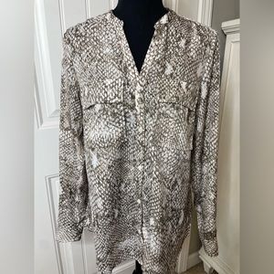 Jones New York Snake print button down top with tan sleeves